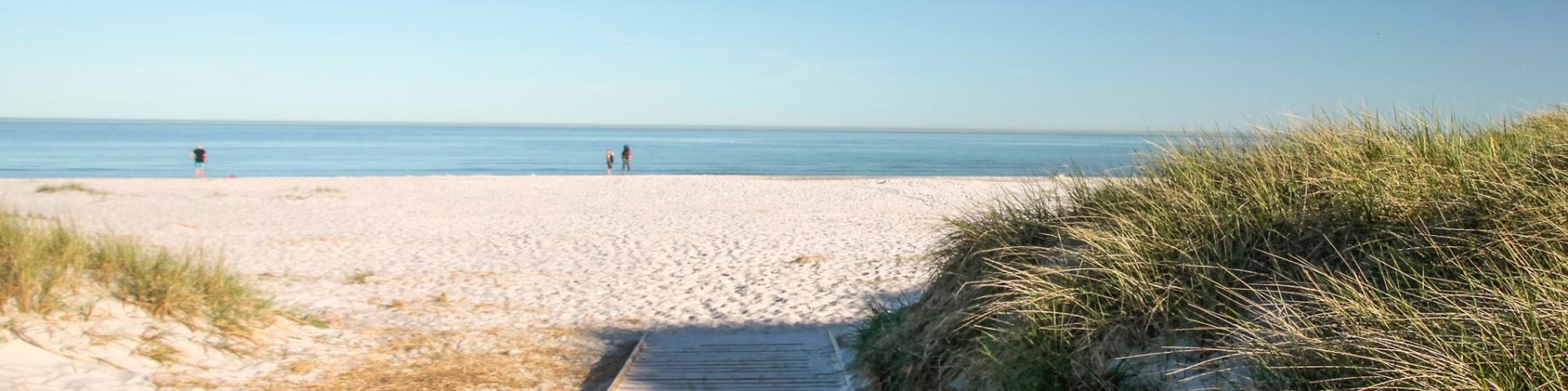 Urlaub an der Ostse — Ferienhaus Dänemark — Strand, Pool oder Meerblick